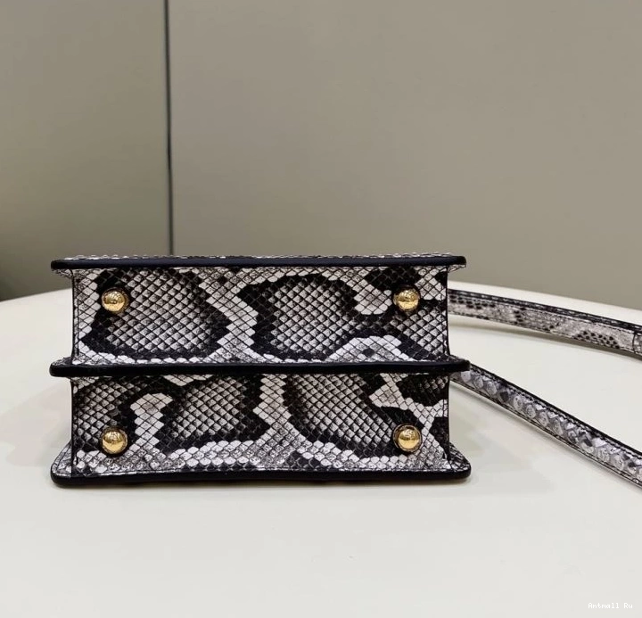 Fendi Unique Bags Peekaboo 57693 0728